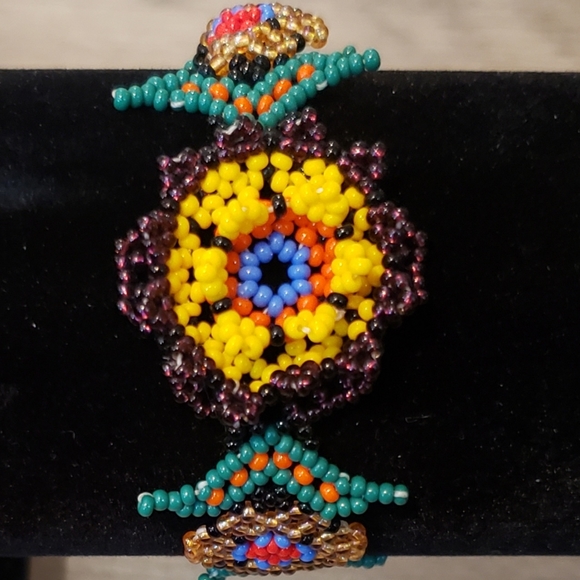 Beaded Bracelet - Picture 2 of 7